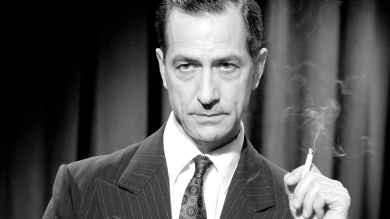 http://img4.looper.com/img/gallery/greatest-historical-performances-in-movie-history/david-strathairn-good-night-and-good-luck-1451337115.jpg
