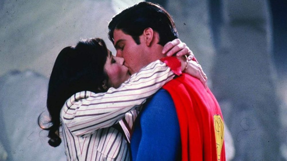 Superman Et Lois Saison 2 Salto En Français Strange Things About Lois Lane And Superman's Relationship